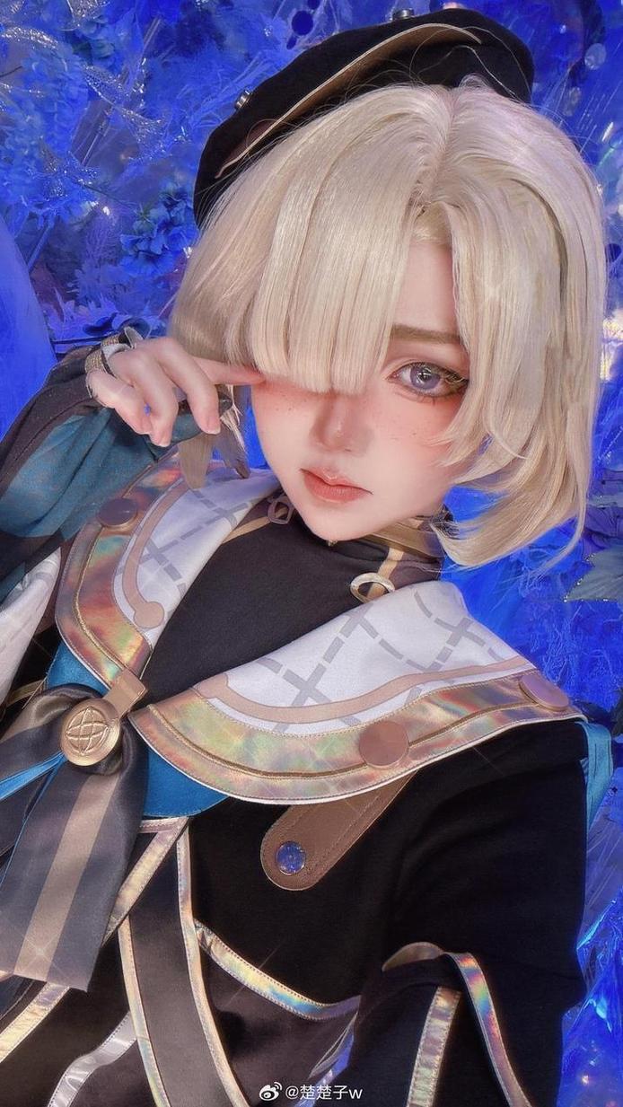 神仙气质，楚楚子cosplay图片展现高水准作品。